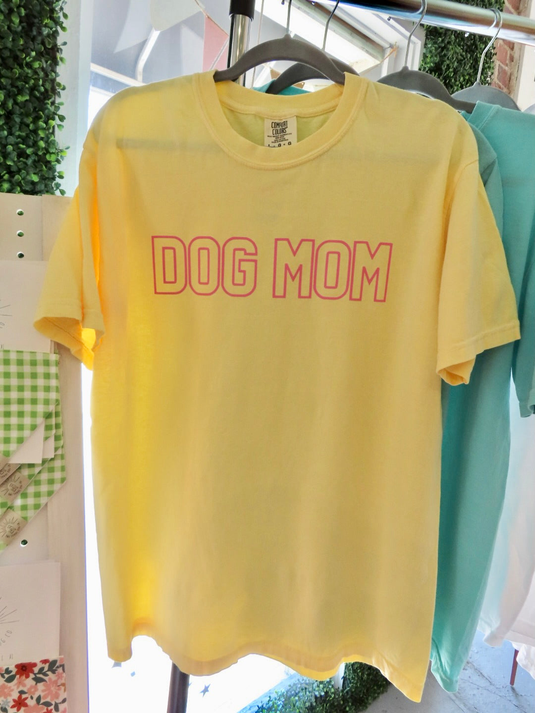 Dog Mom T-Shirt Yellow