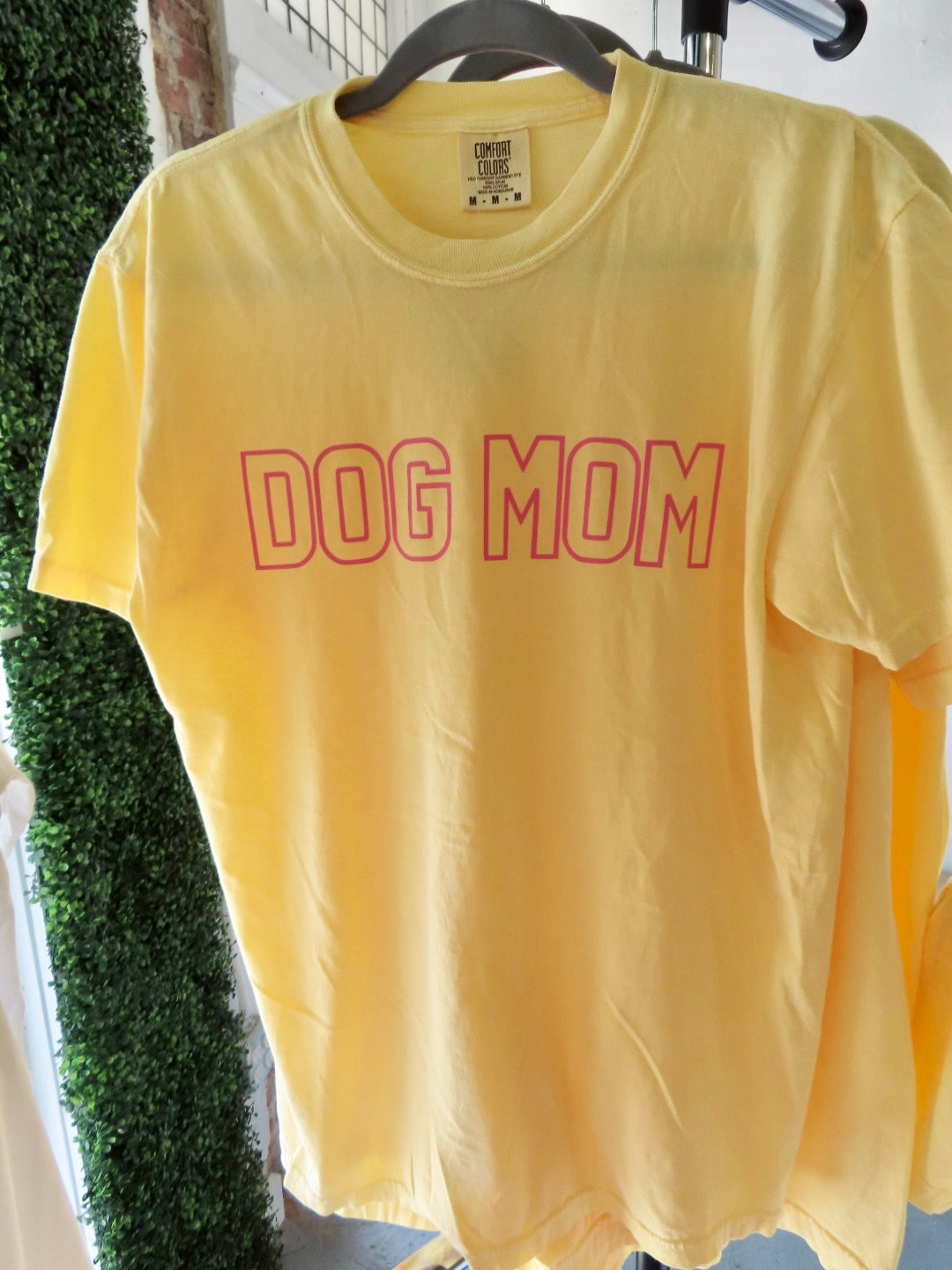 Dog Mom T-Shirt Yellow